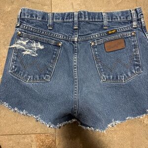 Wrangler 47MWZ Distressed Denim Cutoff Shorts High Rise Raw Hem 8/10